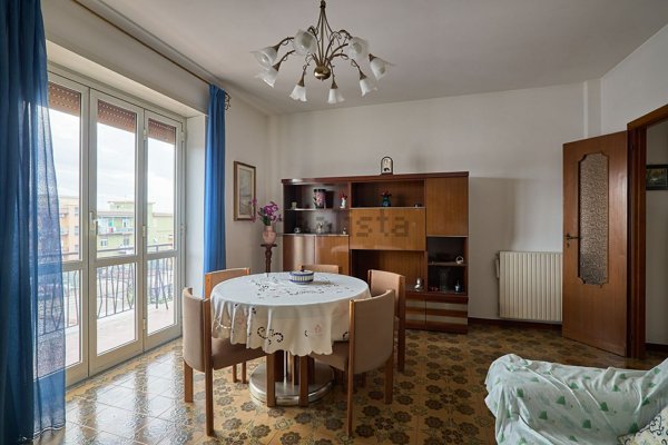 appartamento in vendita a Roma in zona Torre Angela