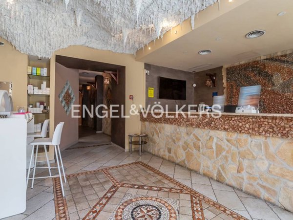 negozio in vendita a Roma in zona Rione Monti/Campitelli