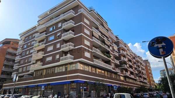 appartamento in vendita a Roma in zona Ostiense