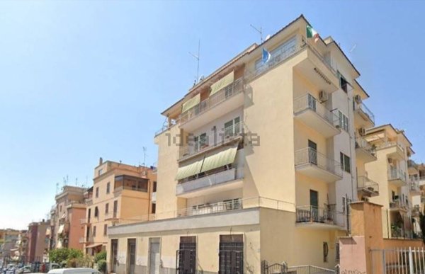 appartamento in vendita a Roma in zona Prenestino-Centocelle