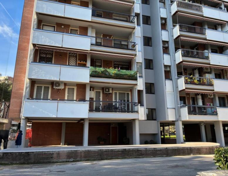 appartamento in vendita a Roma in zona Torrino