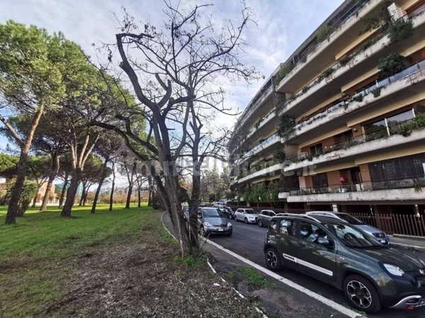 appartamento in vendita a Roma in zona EUR