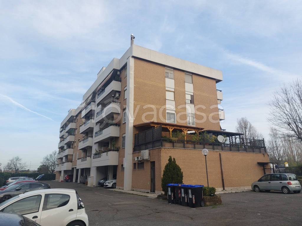 appartamento in vendita a Roma in zona Acilia