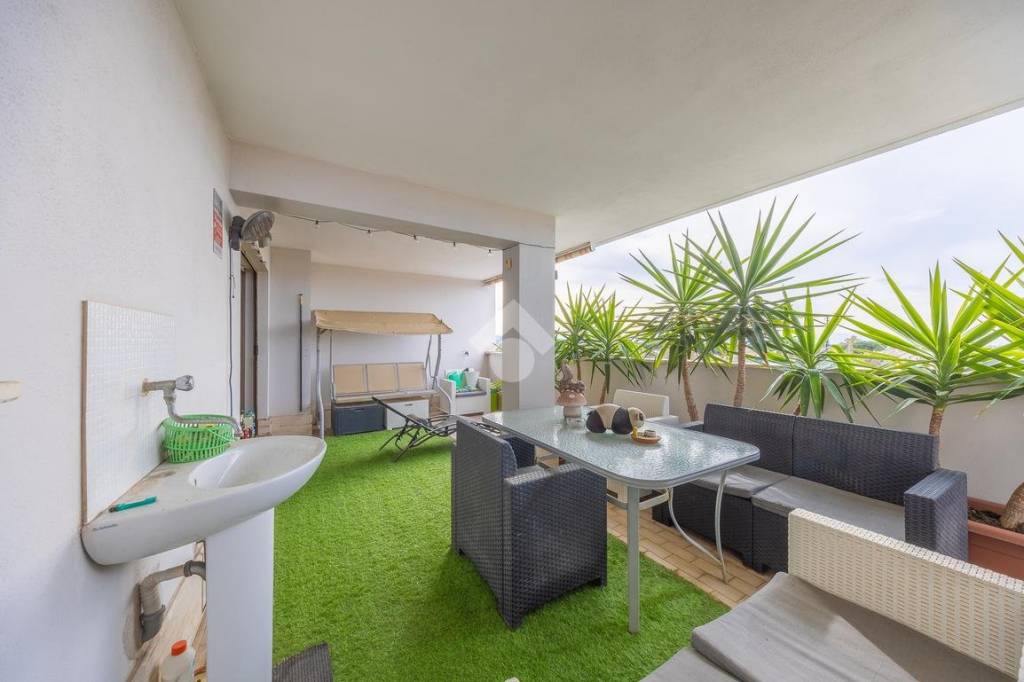 appartamento in vendita a Roma in zona Castelverde