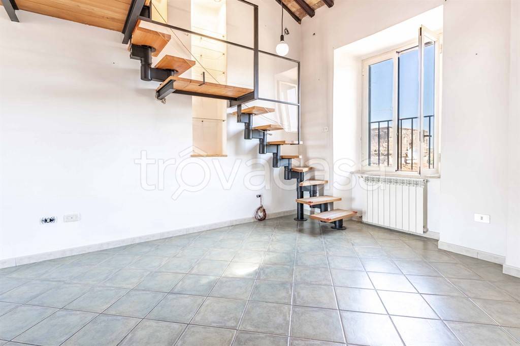 appartamento in vendita a Roma in zona Lunghezza