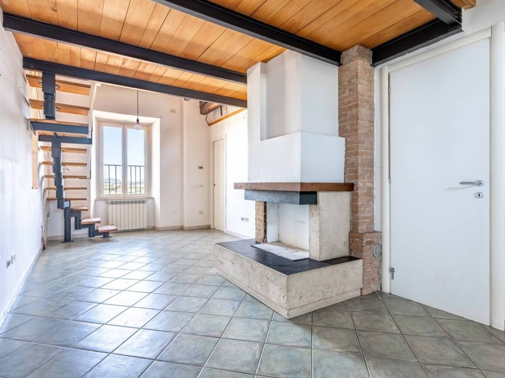 appartamento in vendita a Roma in zona Lunghezza