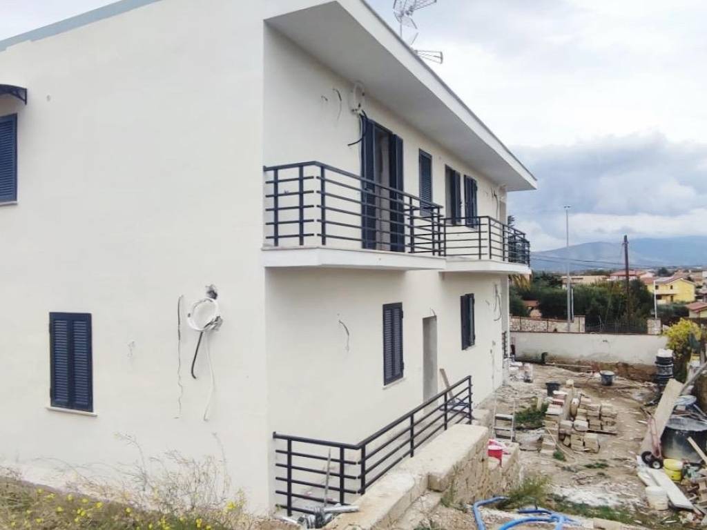 casa indipendente in vendita a Roma in zona Dragona/Bagnoletto