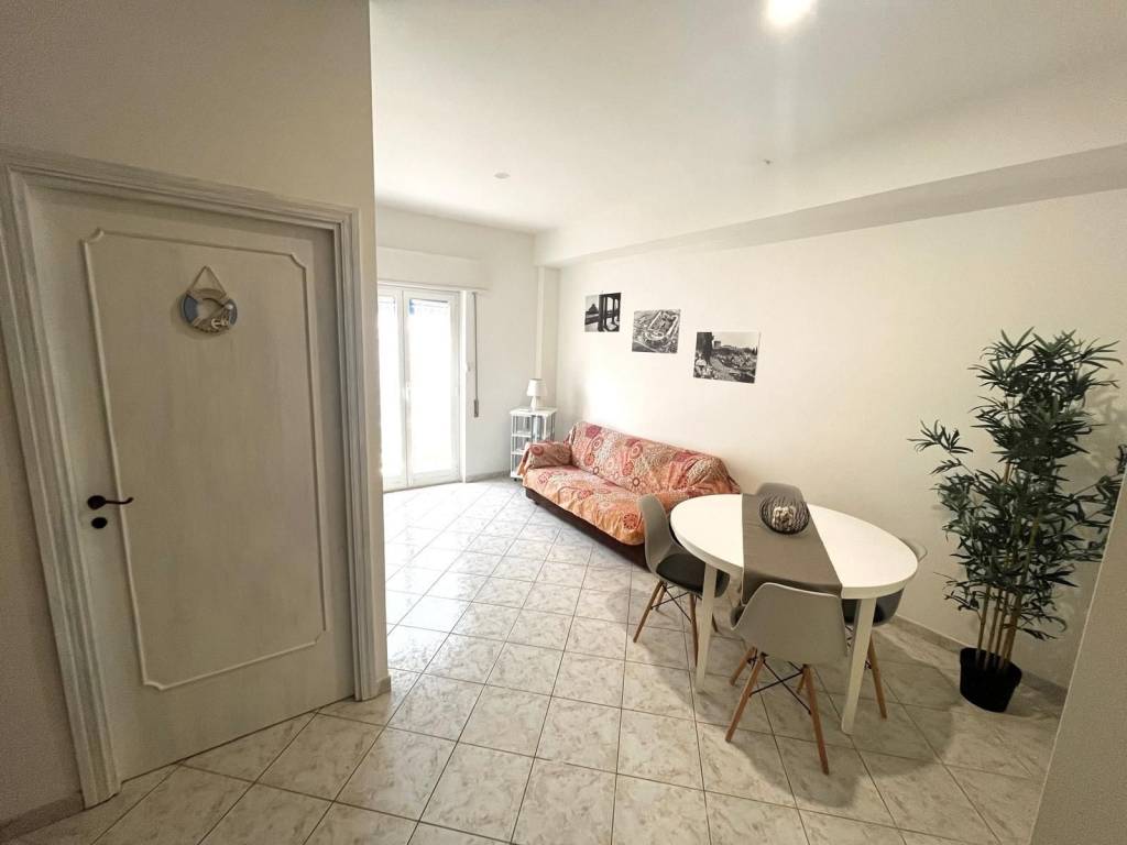 appartamento in vendita a Roma in zona Ostia