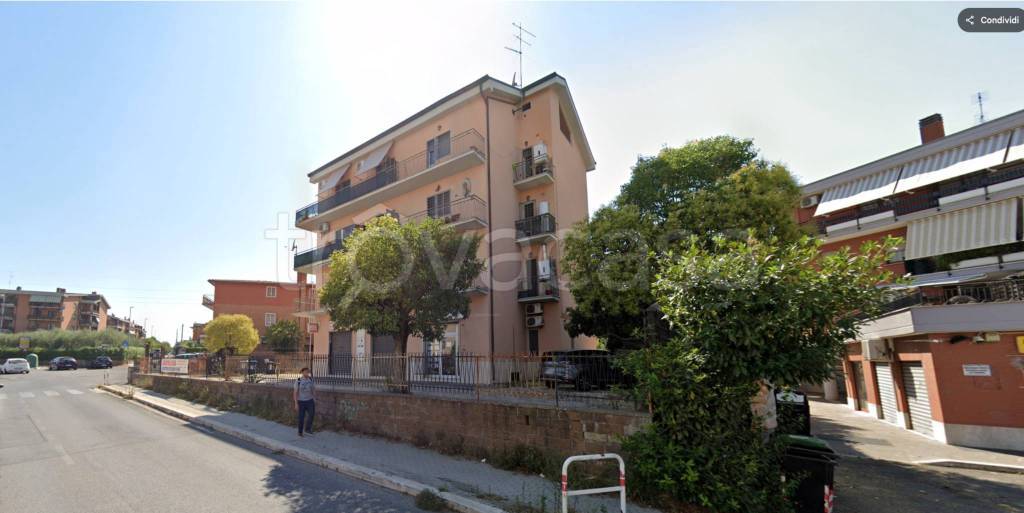appartamento in vendita a Roma in zona Casal Morena