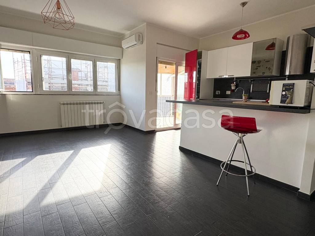 appartamento in vendita a Roma in zona Ardeatino