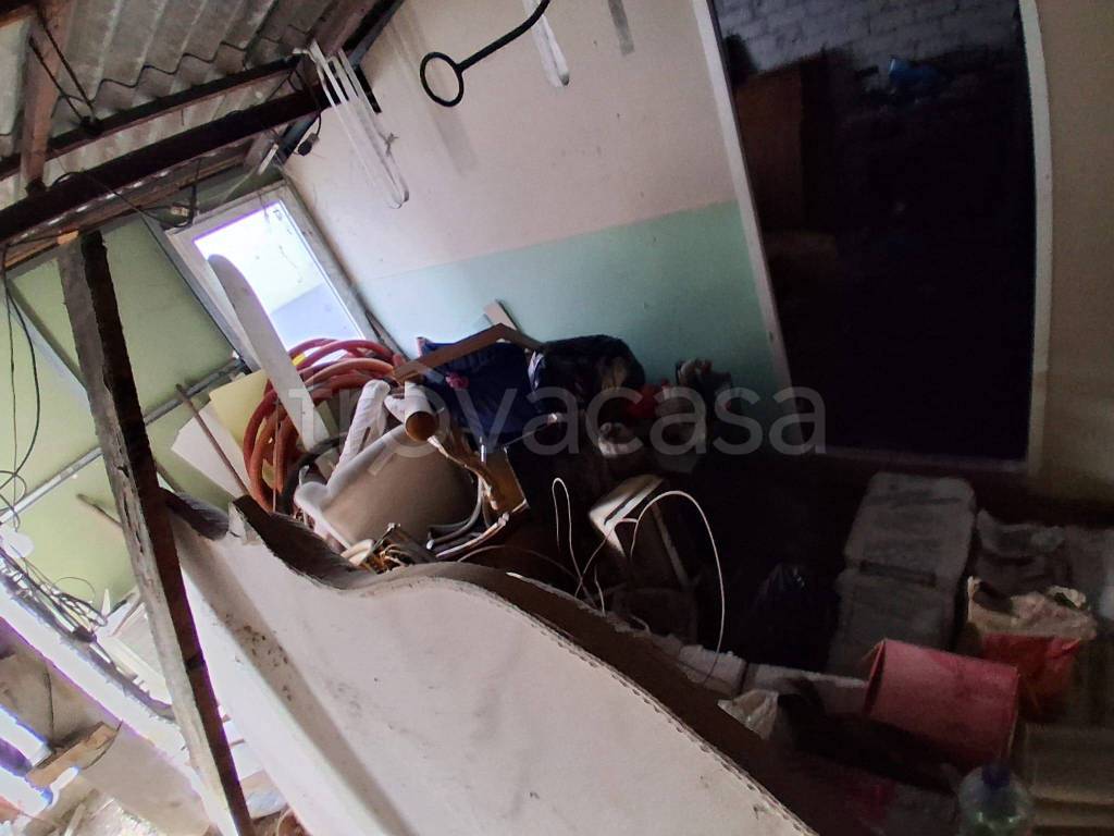 appartamento in vendita a Roma in zona Torre Angela