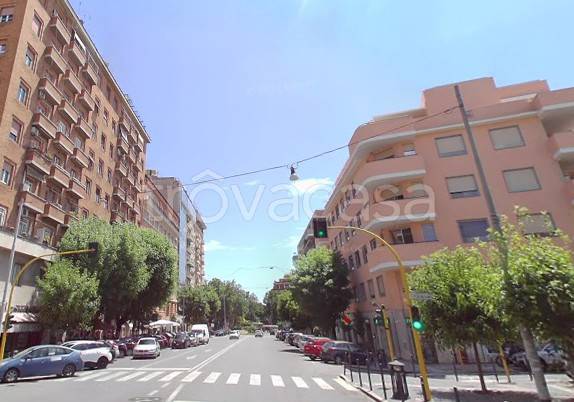 appartamento in vendita a Roma in zona Nomentano