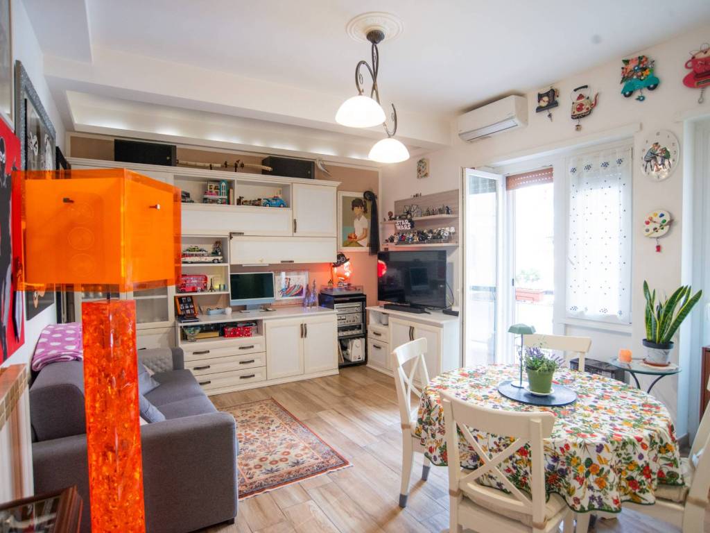 appartamento in vendita a Roma in zona Appio Claudio
