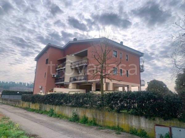 appartamento in vendita a Roma in zona Pantan Monastero