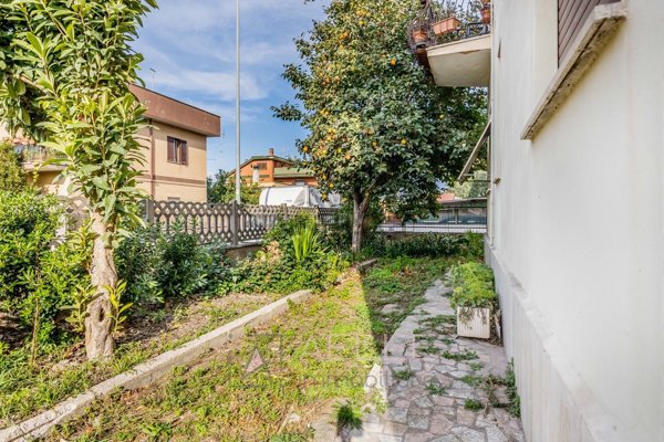 appartamento in vendita a Roma in zona Acilia