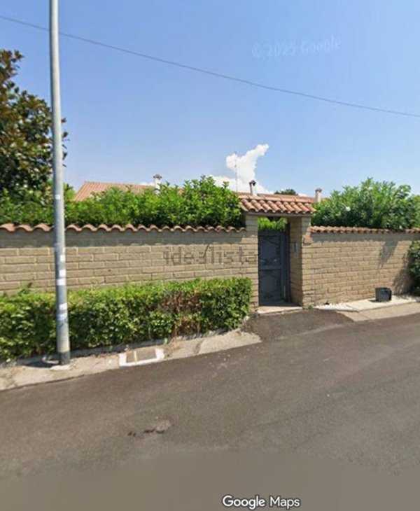 esavano in vendita a Roma in zona Infernetto