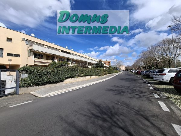 appartamento in vendita a Roma in zona Spinaceto