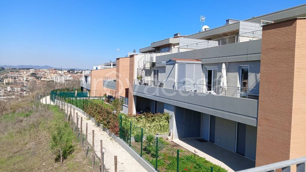 appartamento in vendita a Roma in zona Labaro