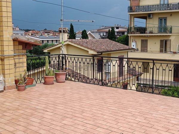 appartamento in vendita a Roma in zona Cesano