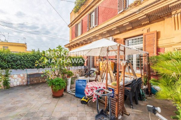 appartamento in vendita a Roma in zona Tuscolano