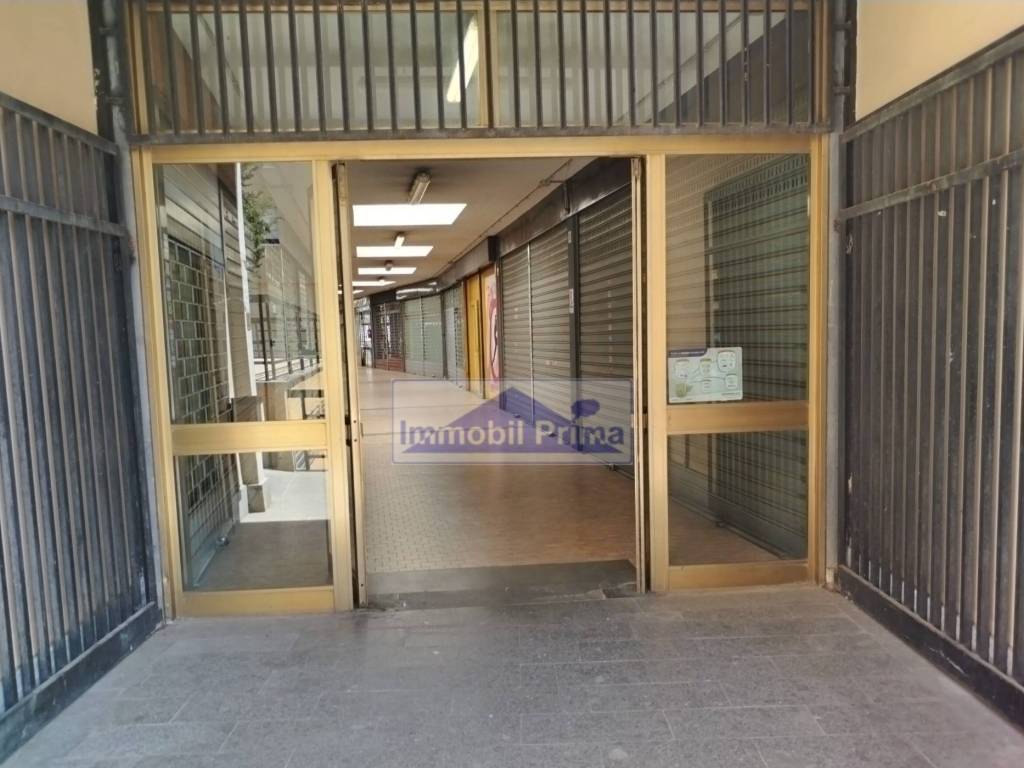 negozio in vendita a Roma in zona Monte Sacro/Talenti