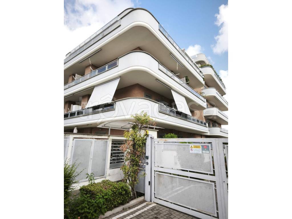 appartamento in vendita a Roma in zona Selva Candida