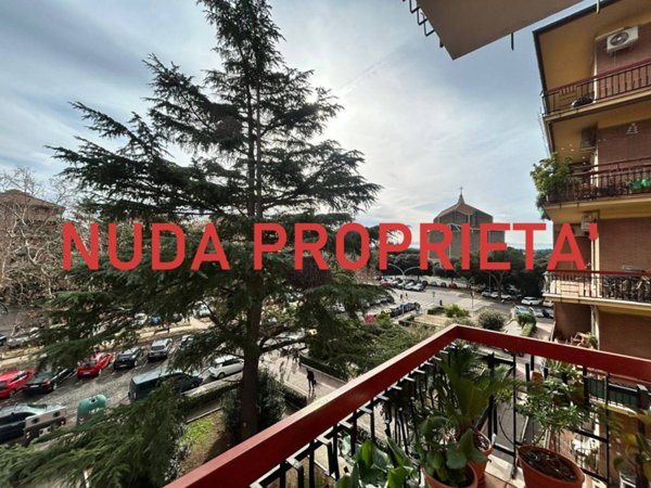 appartamento in vendita a Roma in zona Appio Claudio