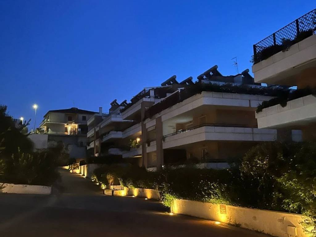 appartamento in vendita a Roma in zona Valle Muricana