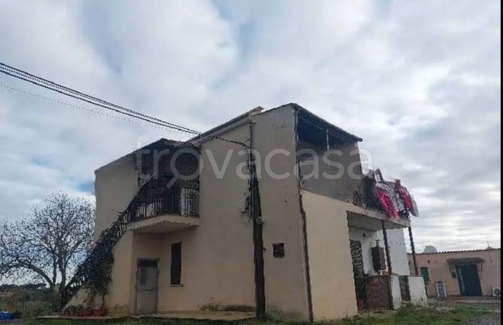 appartamento in vendita a Roma in zona Pantan Monastero