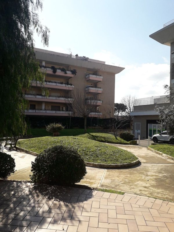 appartamento in vendita a Roma in zona Acilia
