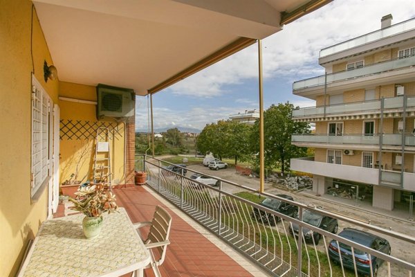 appartamento in vendita a Roma in zona San Basilio