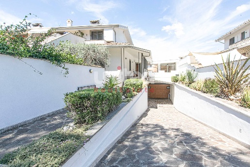 appartamento in vendita a Roma in zona Infernetto