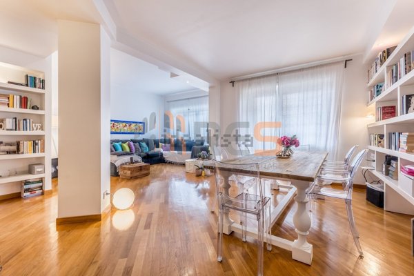 appartamento in vendita a Roma in zona EUR