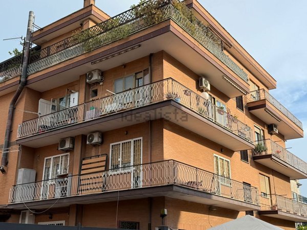 appartamento in vendita a Roma in zona Palmarola