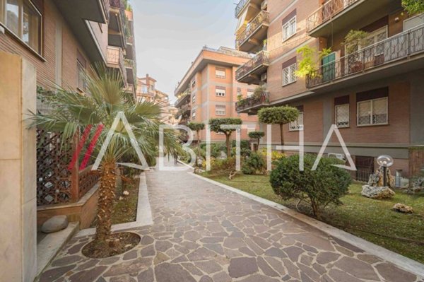 appartamento in vendita a Roma in zona Monte Sacro/Talenti