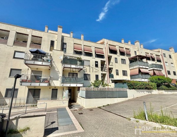 appartamento in vendita a Roma in zona Ponte di Nona