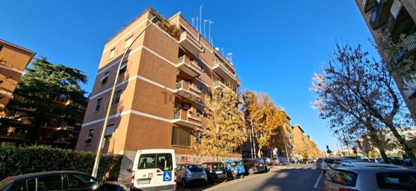 appartamento in vendita a Roma in zona Ostiense