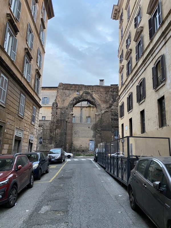 negozio in vendita a Roma in zona Esquilino