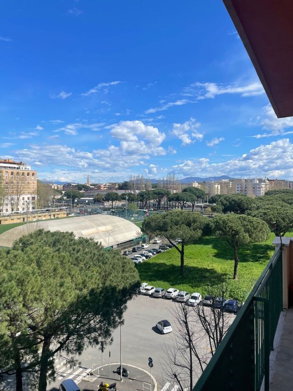 appartamento in vendita a Roma in zona Ostiense