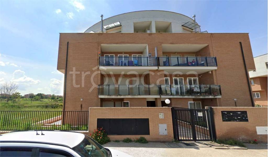appartamento in vendita a Roma in zona Ponte di Nona