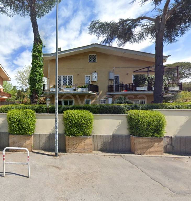 appartamento in vendita a Roma in zona Spinaceto