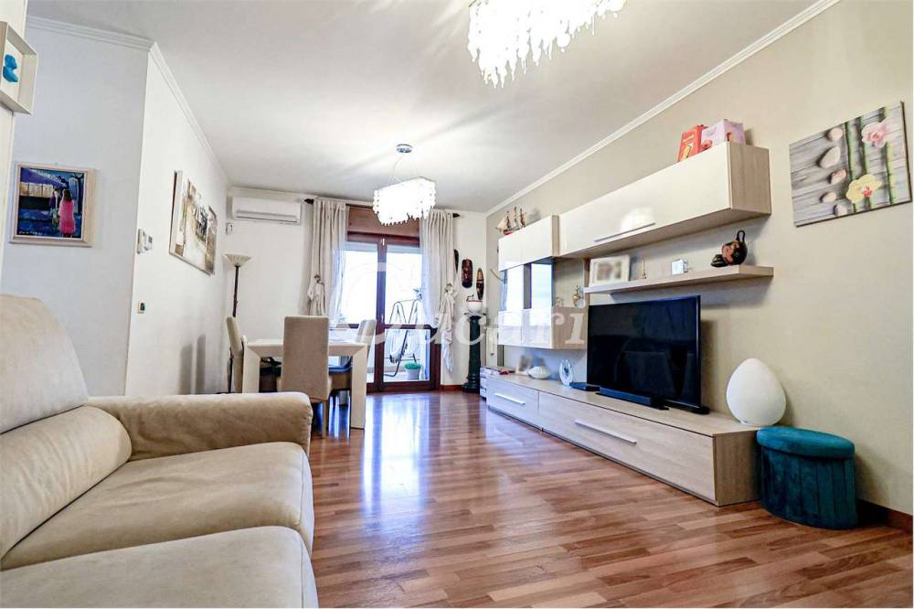 appartamento in vendita a Roma in zona Ponte di Nona