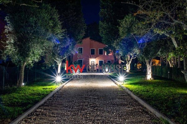 casa indipendente in vendita a Roma in zona Testaccio