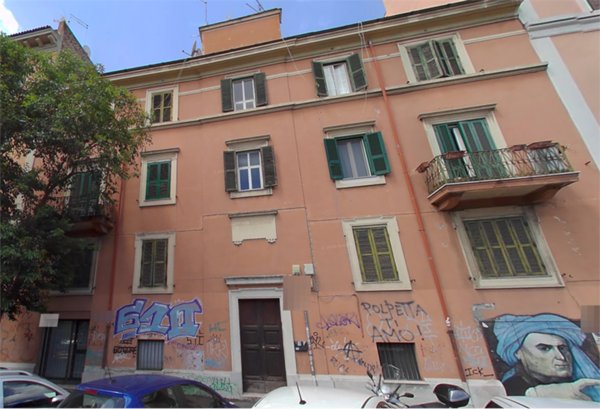 negozio in vendita a Roma in zona Prenestino-Labicano