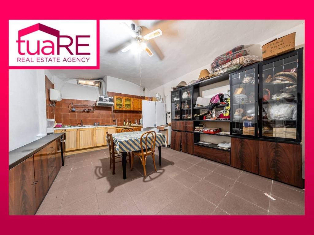 negozio in vendita a Roma in zona Rione Prati