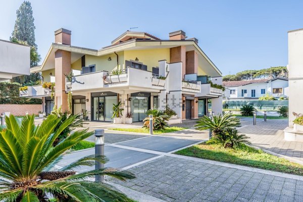 appartamento in vendita a Roma in zona Casal Palocco