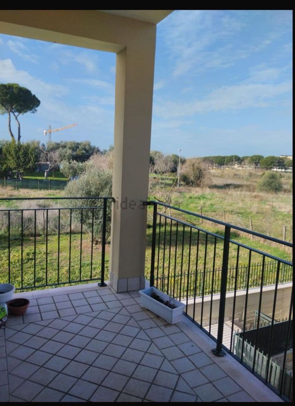 appartamento in vendita a Roma in zona Lunghezza