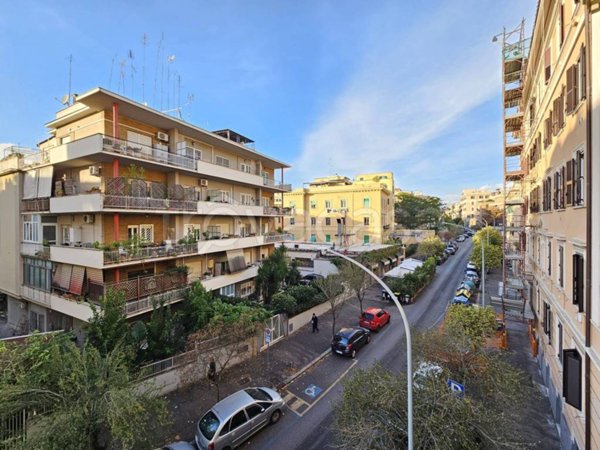 appartamento in vendita a Roma in zona Appio Latino