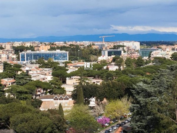 appartamento in vendita a Roma in zona EUR