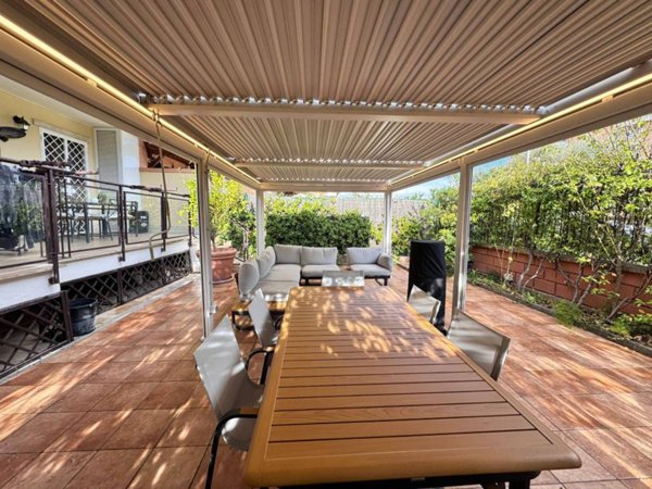 appartamento in vendita a Roma in zona Giuliano Dalmata